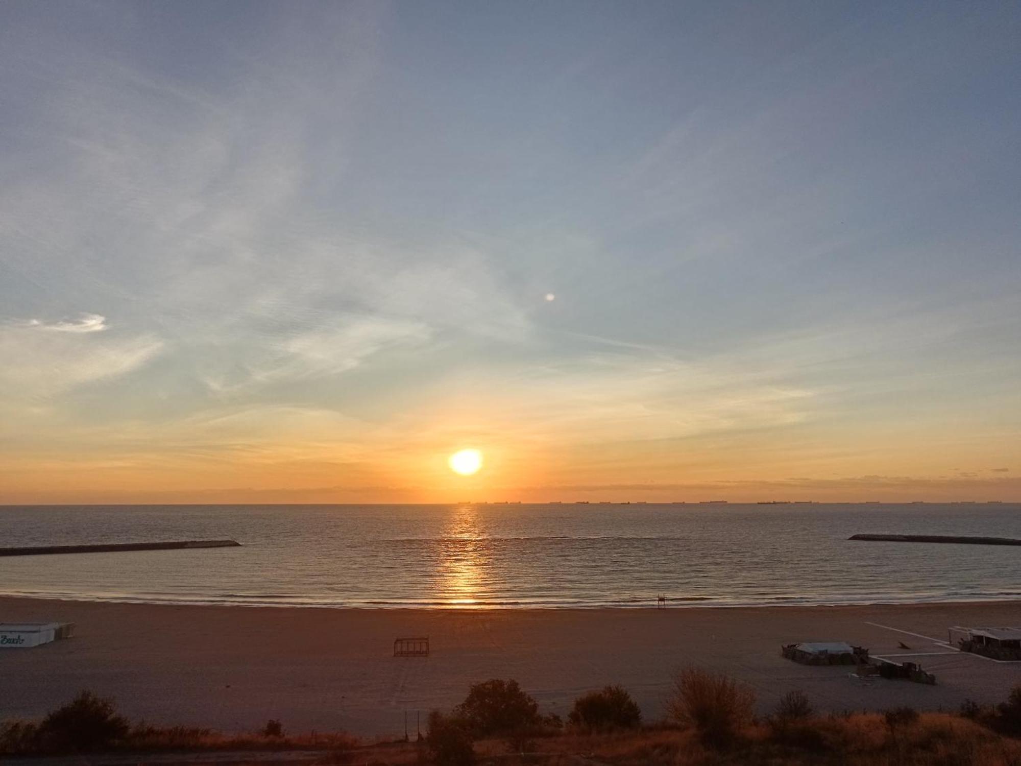 Sunrise Beachfront Relax Residence Constanţa Exterior foto